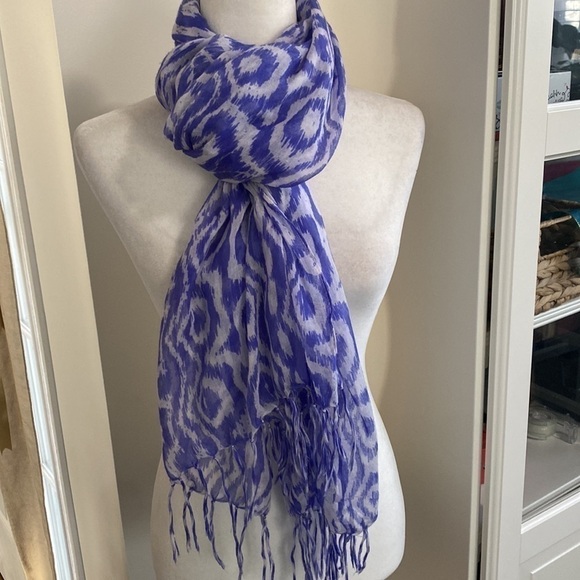 Anthropologie Purple White Ikat Print Fringe Scarf Bohemian Whimsical - Picture 12 of 15